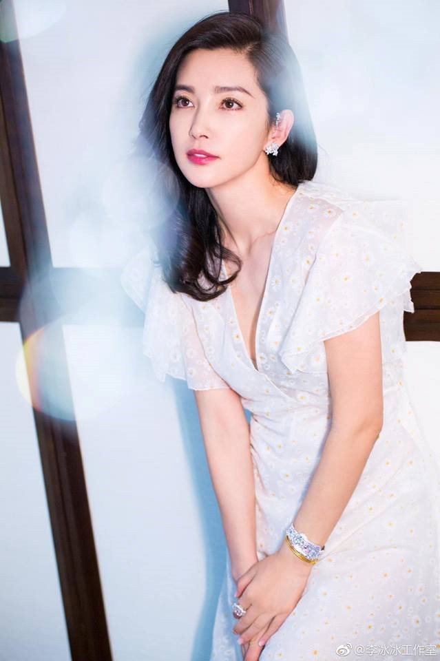 Ly Bang Bang tuoi U50: Van tre nhu gai doi muoi, ban trai kem 16 tuoi hinh anh 3