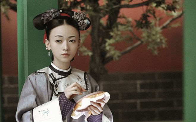 Sao nu 'Dien Hi cong luoc' bi nem da sau khi xin loi lan 3 hinh anh 2