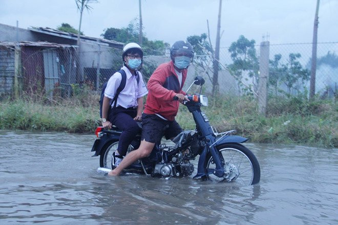 Trieu cuong dang cao, dan ngoai thanh Sai Gon loi bi bom ve nha hinh anh 6