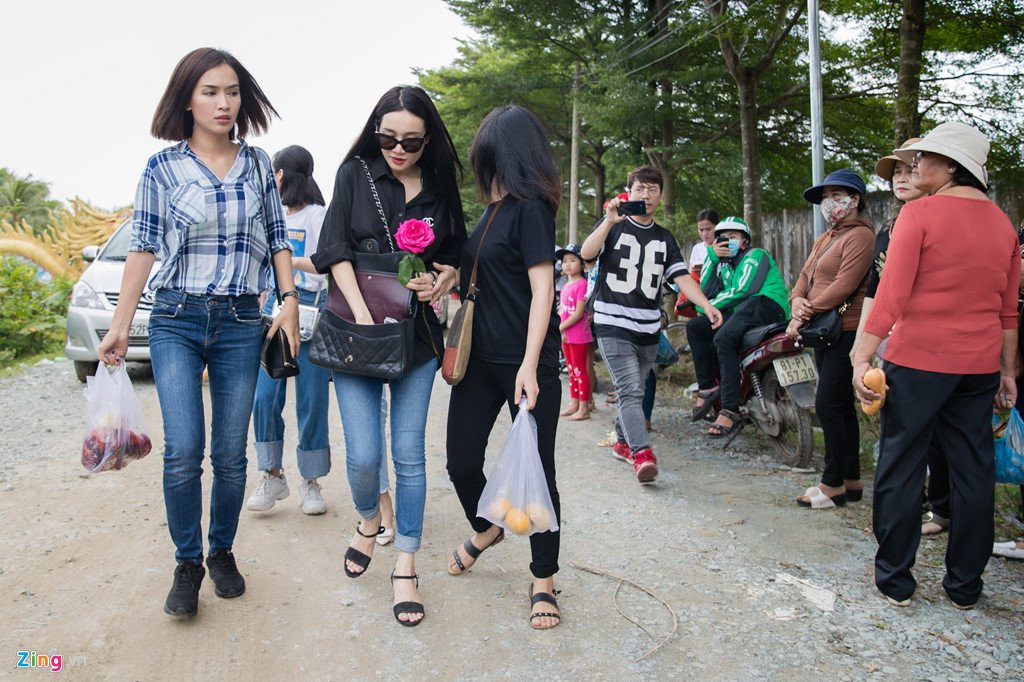 Nha Phuong di gio To san khau o nha tho cua Hoai Linh truoc ngay cuoi hinh anh 3