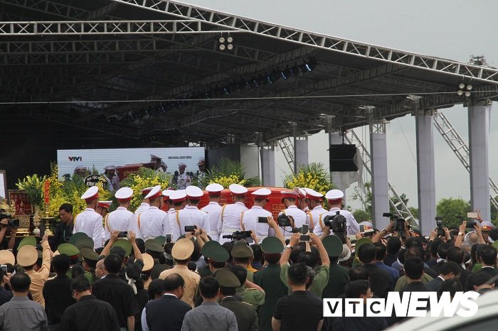 42576590_2129734010678979_5491384076147359744_n 22