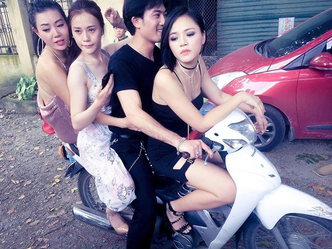 Trước khi bộ phim phát sóng trở lại vào đầu tháng 9, các diễn viên chính đã tụ họp để thực hiện một phim ca nhạc theo phong cách hài hước. Tạo hình của các diễn viên trong MV này hoàn toàn khác với phiên bản chính được phát sóng trên truyền hình.