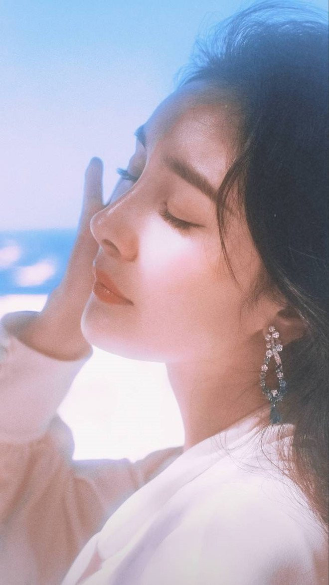 Duong Mich gay tranh cai khi lo anh gia nua, da san sui kem sac hinh anh 5