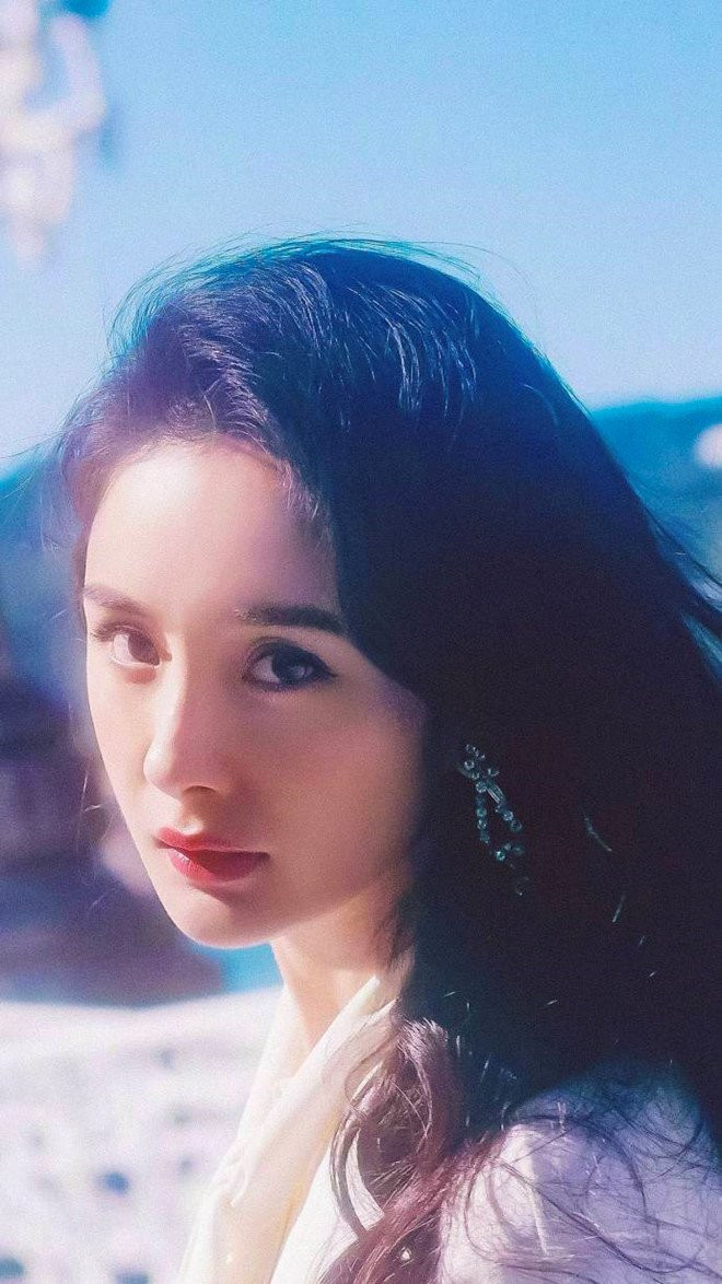 Duong Mich gay tranh cai khi lo anh gia nua, da san sui kem sac hinh anh 6