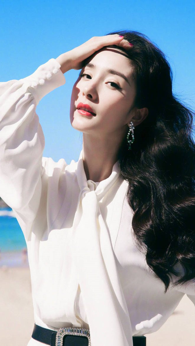 Duong Mich gay tranh cai khi lo anh gia nua, da san sui kem sac hinh anh 7