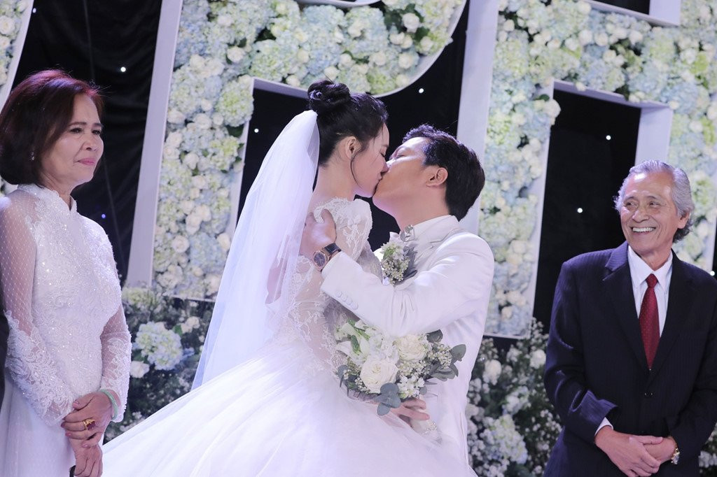 Khoanh khac cua nu cuoi, nuoc mat o le cuoi Truong Giang, Nha Phuong hinh anh 8