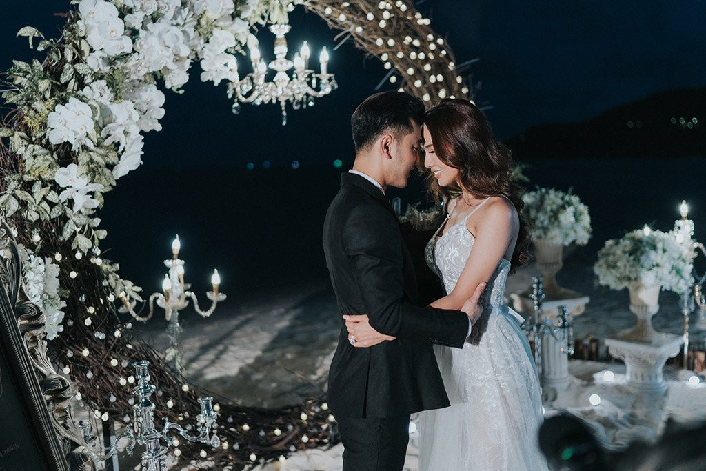 Ung Hoang Phuc cau hon Kim Cuong ben bo bien hinh anh 7