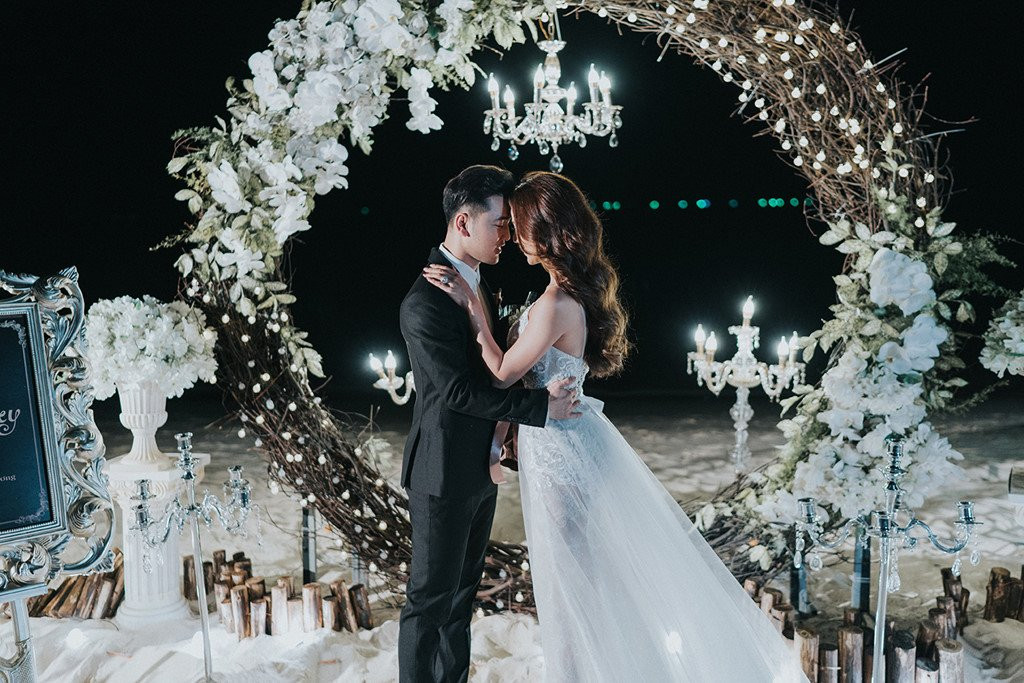 Ung Hoang Phuc cau hon Kim Cuong ben bo bien hinh anh 6