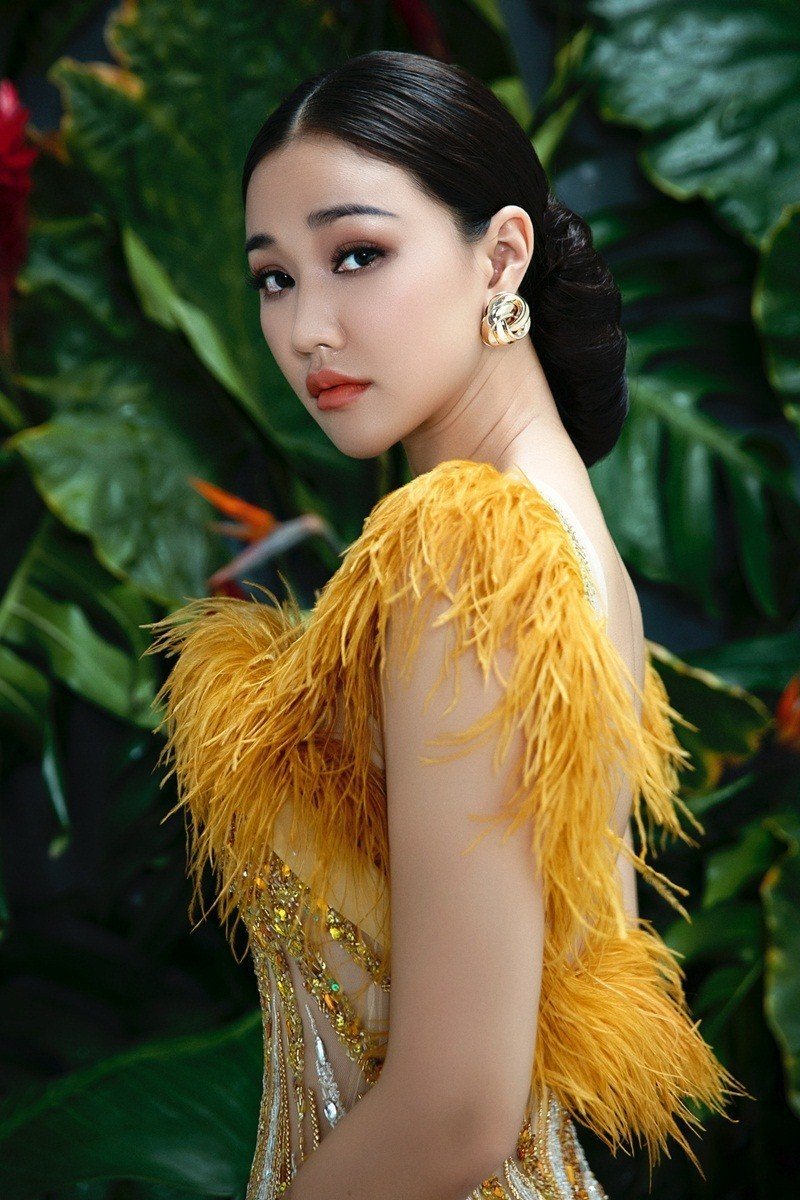 Maya: ‘Tôi và bố con gái giữ quan hệ đúng mực’