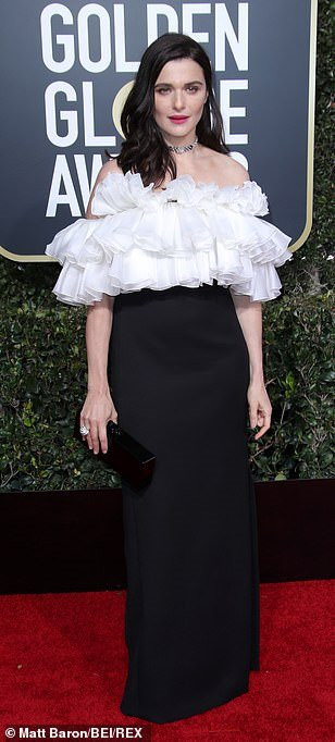 82007846563141Statement_Rachel_Weisz_cut_an_elegant_form_in_her_black_and_whita43_1546823006159 3