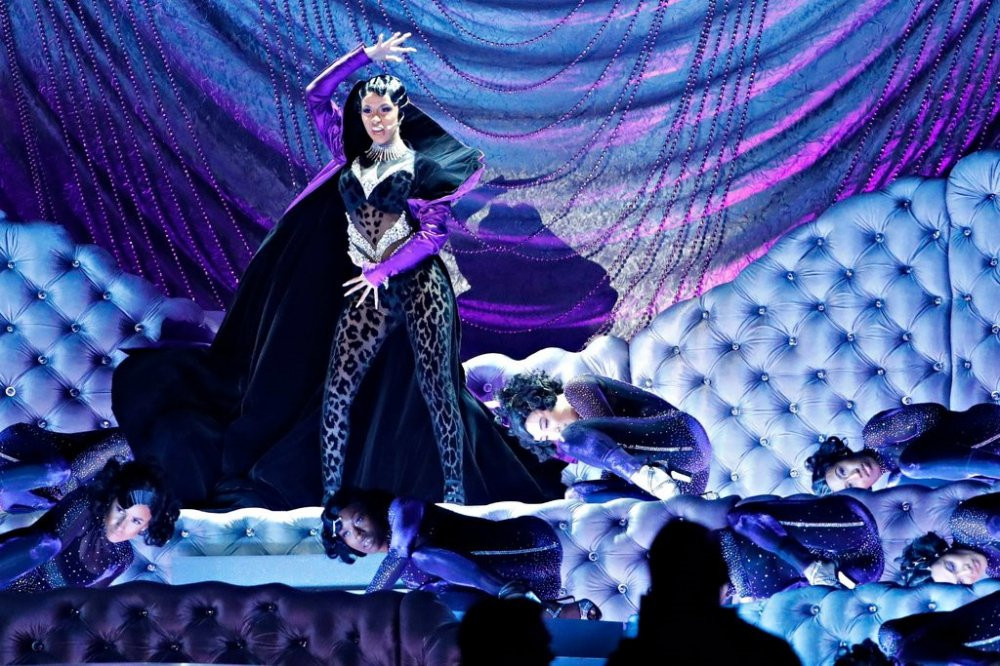 merlin_150508410_a34a6c6920184a2ca6224ff88ea23b2ajumbo