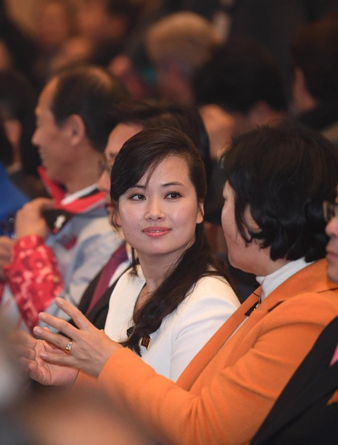 ca si thap tung kim jong un 10 10