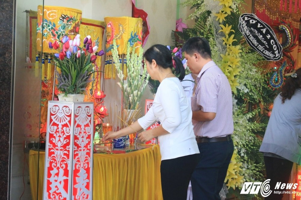 Le tang CSGT bi dam chet, cảnh sát giao thông bị ô tô đâm chết, đâm chết khi đang làm nhiệm vụ, tai nạn giao thông, tin tức trong ngày, hình ảnh đám tang, csgt bị đâm chết, tin tức, an ninh, xã hội, tin mới nhất, tin tức trong ngày, báo, vtc news, lê văn minh - 11