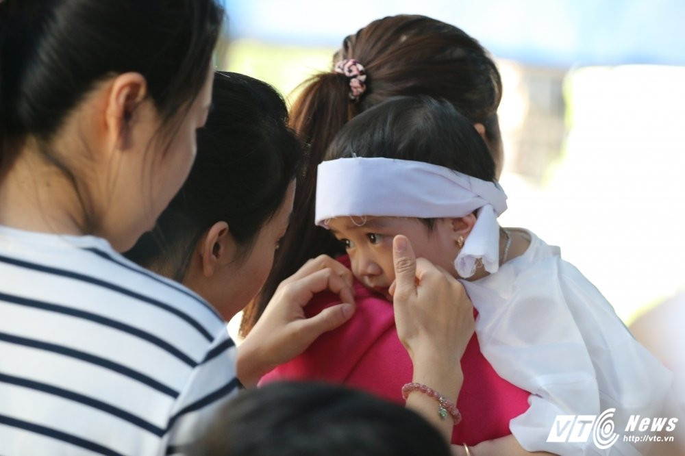 Le tang CSGT bi dam chet, cảnh sát giao thông bị ô tô đâm chết, đâm chết khi đang làm nhiệm vụ, tai nạn giao thông, tin tức trong ngày, hình ảnh đám tang, csgt bị đâm chết, tin tức, an ninh, xã hội, tin mới nhất, tin tức trong ngày, báo, vtc news, lê văn minh - 3