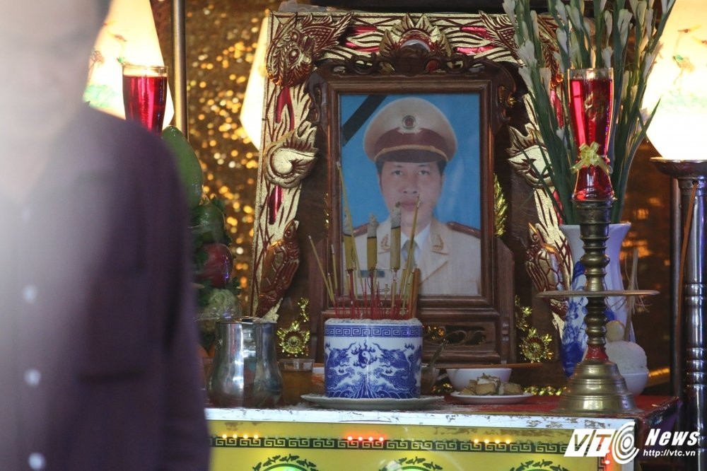 Le tang CSGT bi dam chet, cảnh sát giao thông bị ô tô đâm chết, đâm chết khi đang làm nhiệm vụ, tai nạn giao thông, tin tức trong ngày, hình ảnh đám tang, csgt bị đâm chết, tin tức, an ninh, xã hội, tin mới nhất, tin tức trong ngày, báo, vtc news, lê văn minh - 2