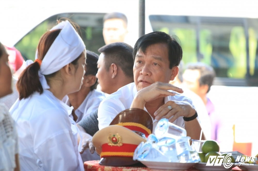 Le tang CSGT bi dam chet, cảnh sát giao thông bị ô tô đâm chết, đâm chết khi đang làm nhiệm vụ, tai nạn giao thông, tin tức trong ngày, hình ảnh đám tang, csgt bị đâm chết, tin tức, an ninh, xã hội, tin mới nhất, tin tức trong ngày, báo, vtc news, lê văn minh - 6