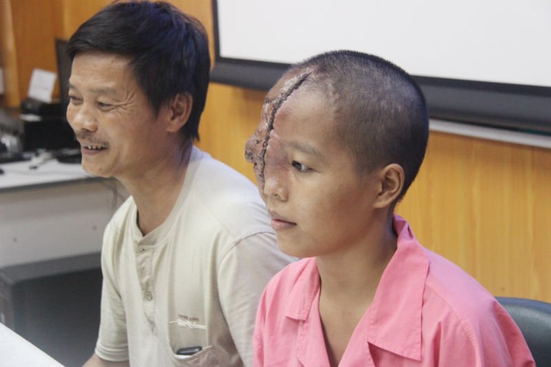 http___imgs_vietnamnet_vn_Images_2017_06_30_16_20170630163124-benh-vien-choi-tu-co-gai-co-khuon-mat-di-dang 3