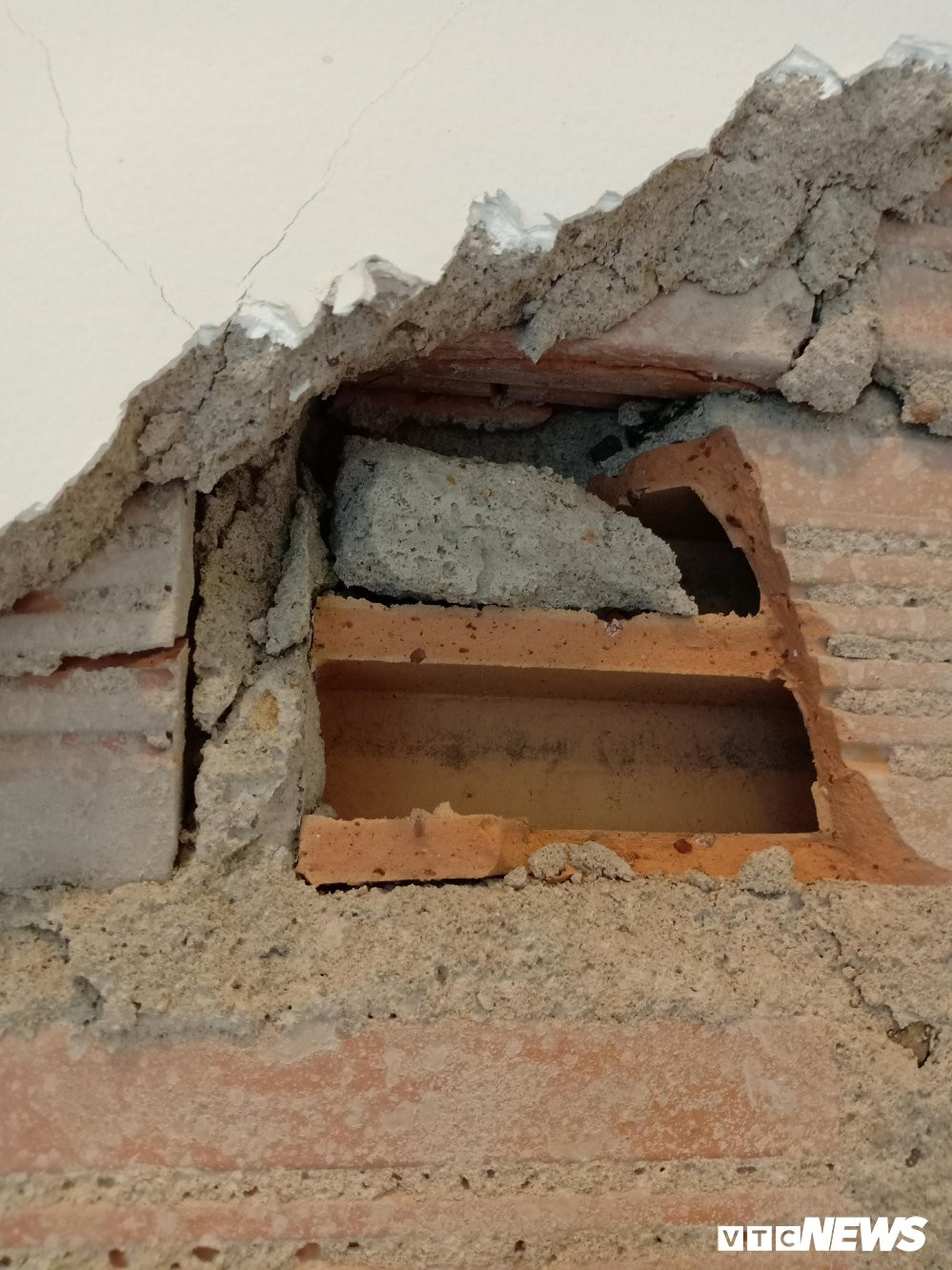 31964330_2075962799283882_5666237069555400704_n