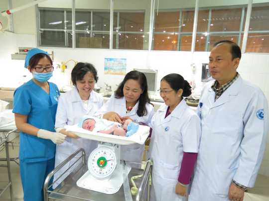 ra doi khoanh khac giao thua