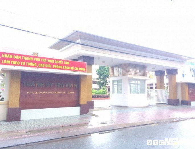 thanh uy tra vinh ok