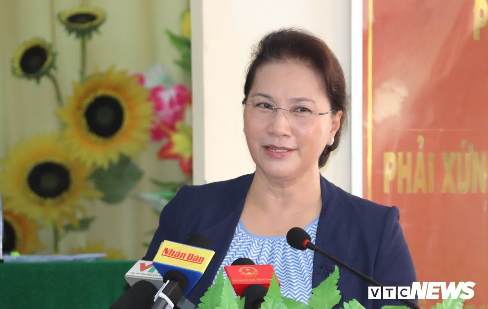 cu-hi-can-tho-buc-xuc-hinh-2