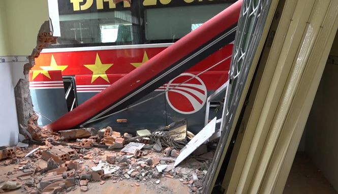 chuyen-co-mat-dat-hinh2