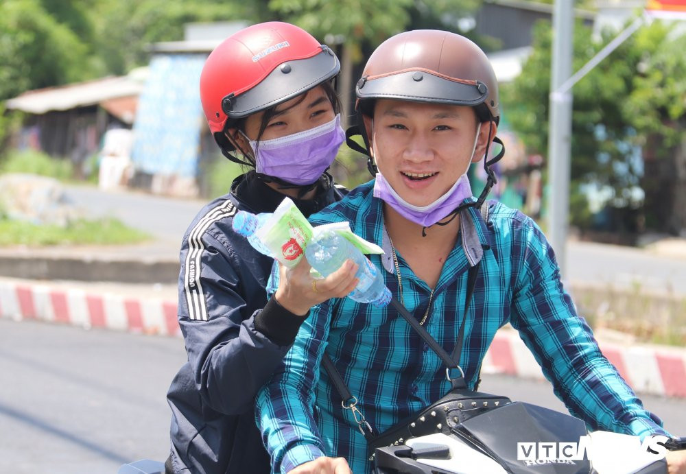 cong-an-can-tho-doi-nang-phat-nuoc-hinh6 7