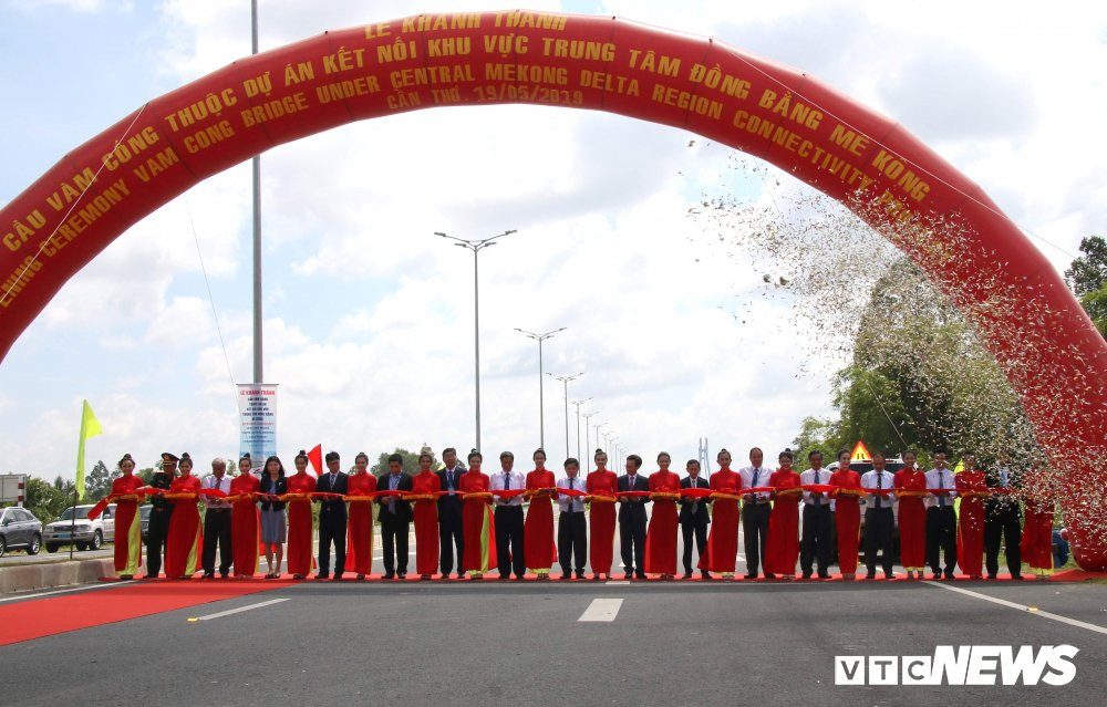 cau-vam-cong-chinh-thuc-thong-xe