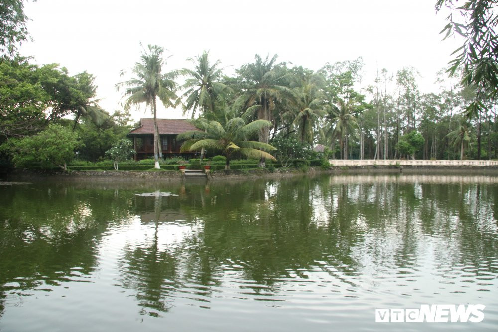 nha-san-bac-ho-hinh1