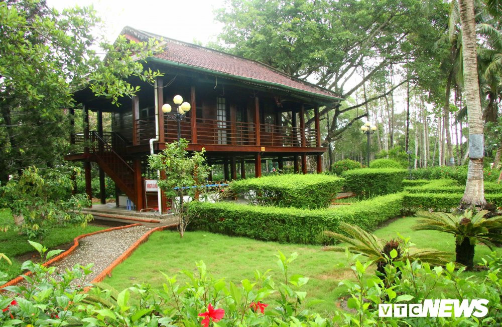 nha-san-bac-ho-hinh3 4