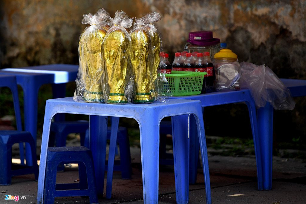 'Cup vang' 80.000 dong bay ban o cua nha, quan nuoc hinh anh 3