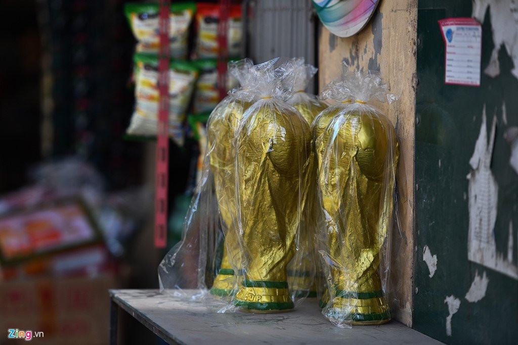 'Cup vang' 80.000 dong bay ban o cua nha, quan nuoc hinh anh 4