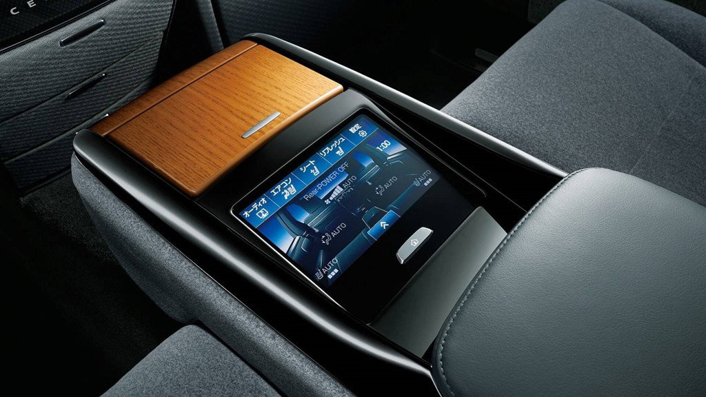 Gia ban ngang sieu xe, Toyota Century lam kho nguoi mua hinh anh 4