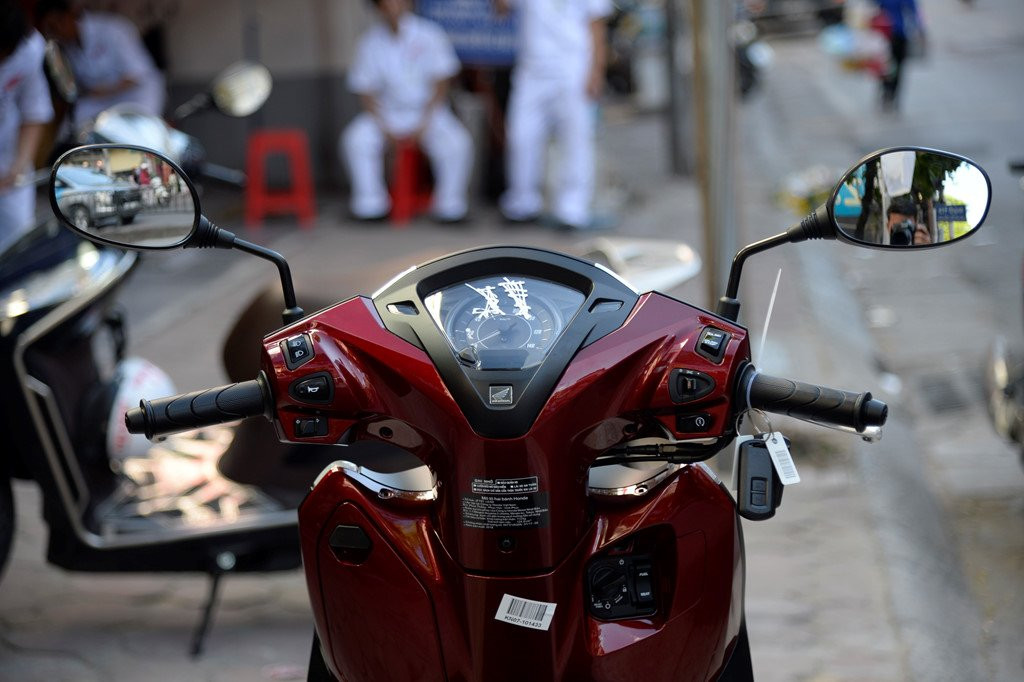 Honda Lead phien ban ky niem 10 nam gia 39,8 trieu dong ve dai ly hinh anh 5