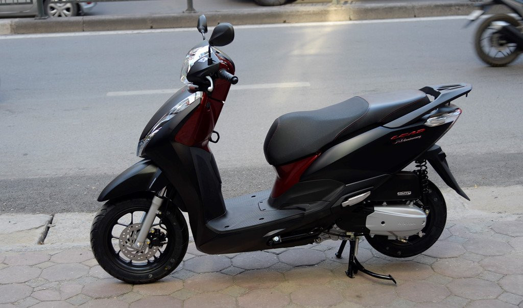 Honda Lead phien ban ky niem 10 nam gia 39,8 trieu dong ve dai ly hinh anh 3