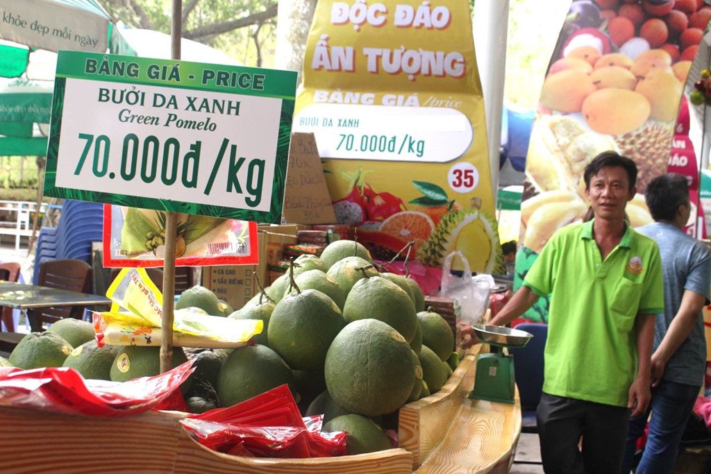 Mut vo buoi Thai hon 600.000 dong/kg, nguoi Viet van san mua hinh anh 3