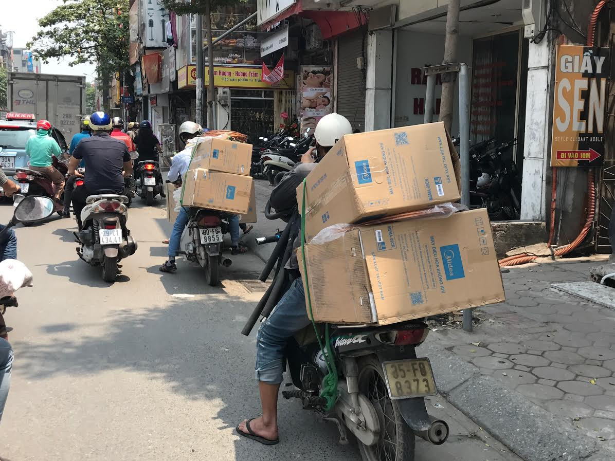 Có nhà đàng hoàng, vợ chồng vẫn kéo nhau ra nhà nghỉ