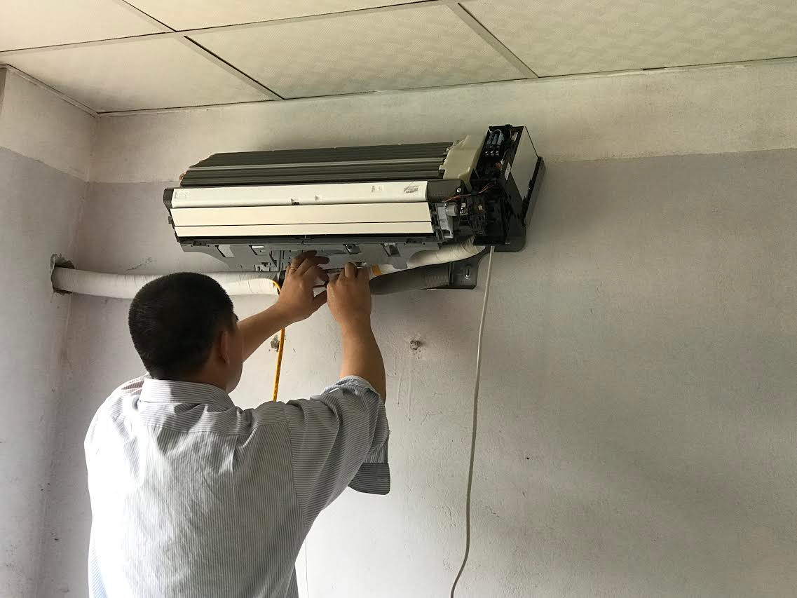 Có nhà đàng hoàng, vợ chồng vẫn kéo nhau ra nhà nghỉ