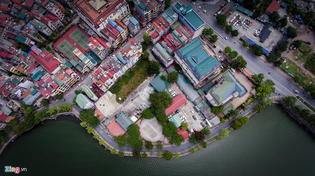 Toan canh khu dat 'kim cuong' ven ho Tay sap bi thu hoi hinh anh 1