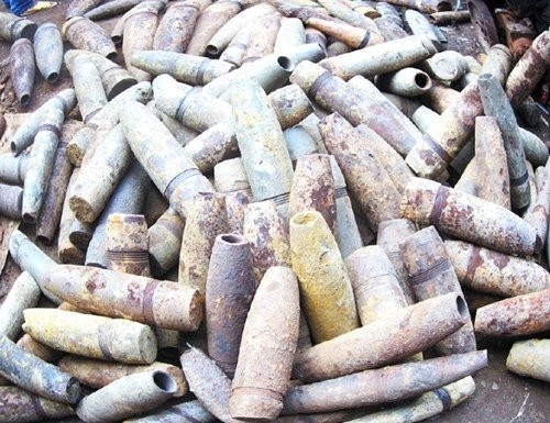 Đại gia làng buôn máy bay, bom đạn: Chuyện khó tin ở Việt Nam