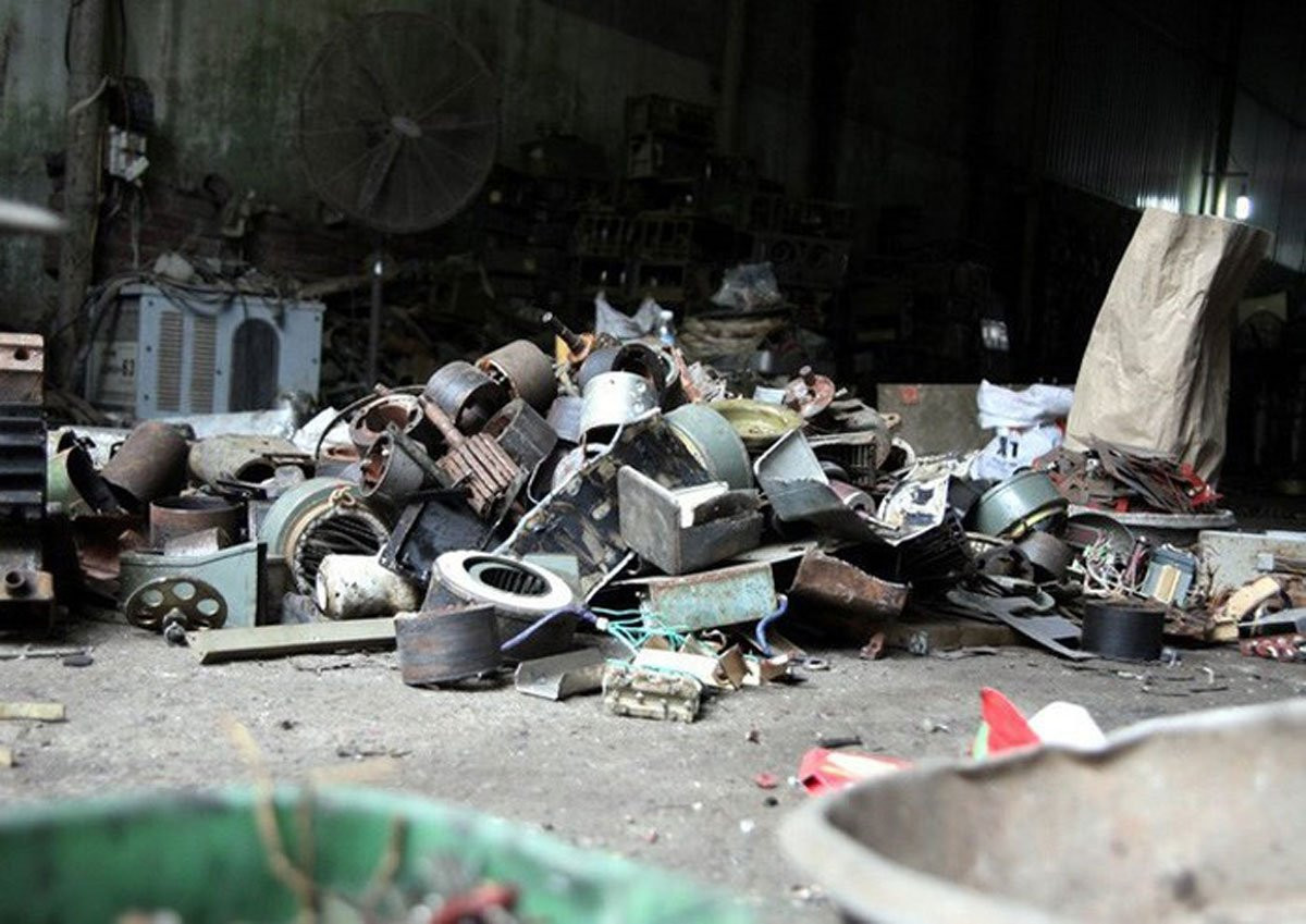 Đại gia làng buôn máy bay, bom đạn: Chuyện khó tin ở Việt Nam