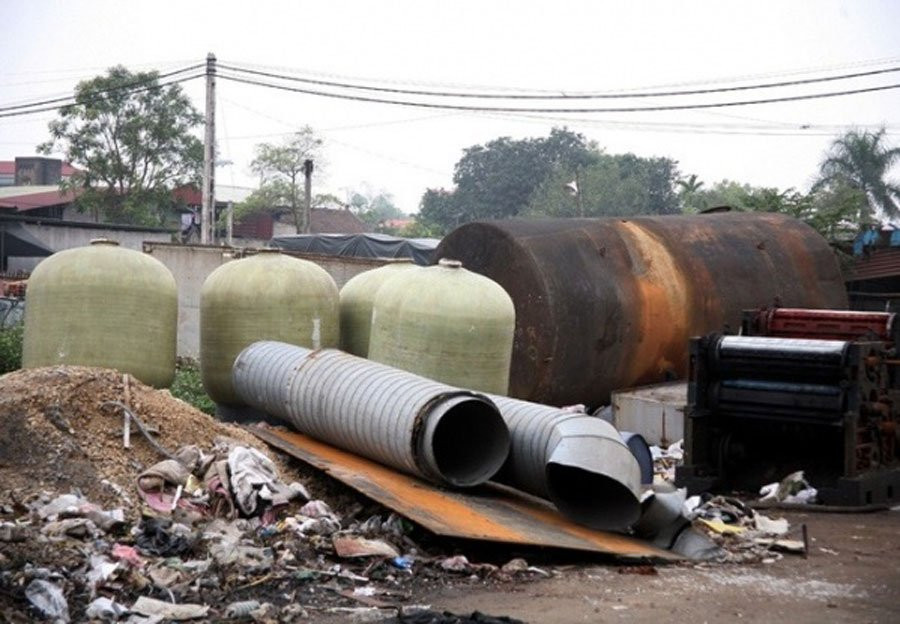 Đại gia làng buôn máy bay, bom đạn: Chuyện khó tin ở Việt Nam