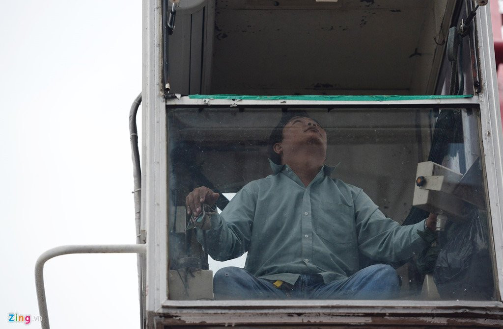 Canh thi cong tren dinh toa nha cao nhat Viet Nam hinh anh 15