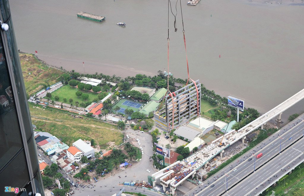 Canh thi cong tren dinh toa nha cao nhat Viet Nam hinh anh 16