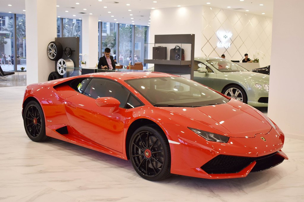 Lamborghini va Bentley mang sieu xe, xe sang trung bay tai SG hinh anh 3
