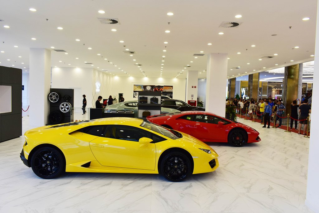 Lamborghini va Bentley mang sieu xe, xe sang trung bay tai SG hinh anh 2