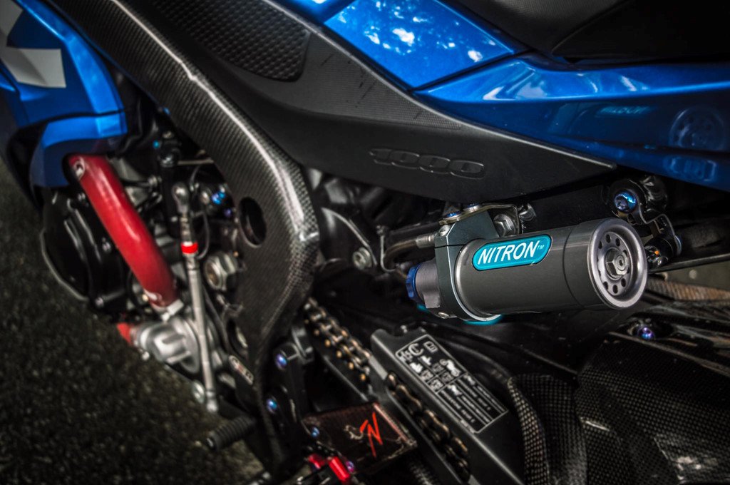 Suzuki GSX-R1000 cua biker Sai Gon voi goi do xe dua hon 500 trieu hinh anh 9