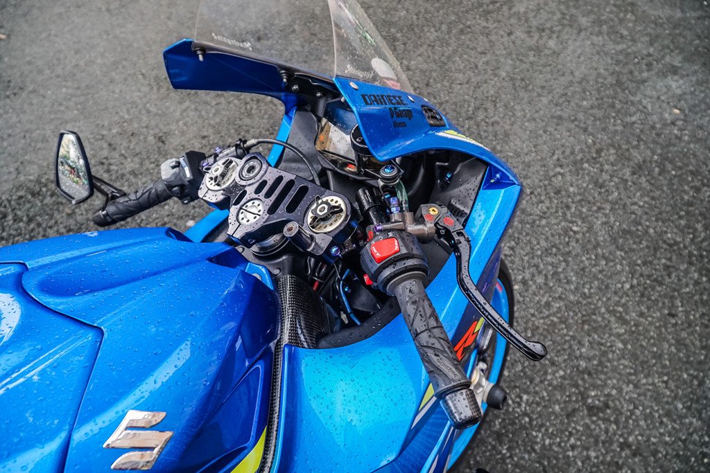 Suzuki GSX-R1000 cua biker Sai Gon voi goi do xe dua hon 500 trieu hinh anh 4