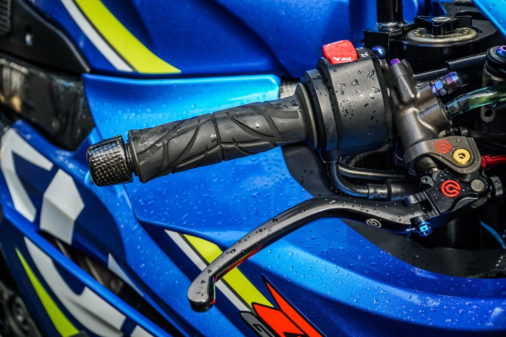 Suzuki GSX-R1000 cua biker Sai Gon voi goi do xe dua hon 500 trieu hinh anh 7