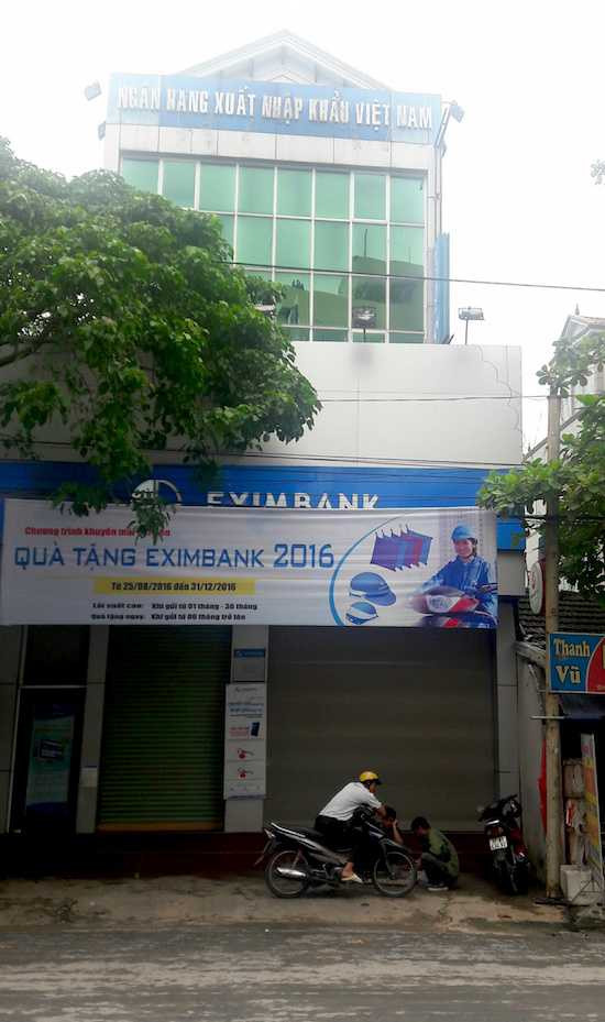 Nhân viên ngân hàng chiếm đoạt 48 tỷ đồng của khách: Khởi tố và tạm giam 2 bị can